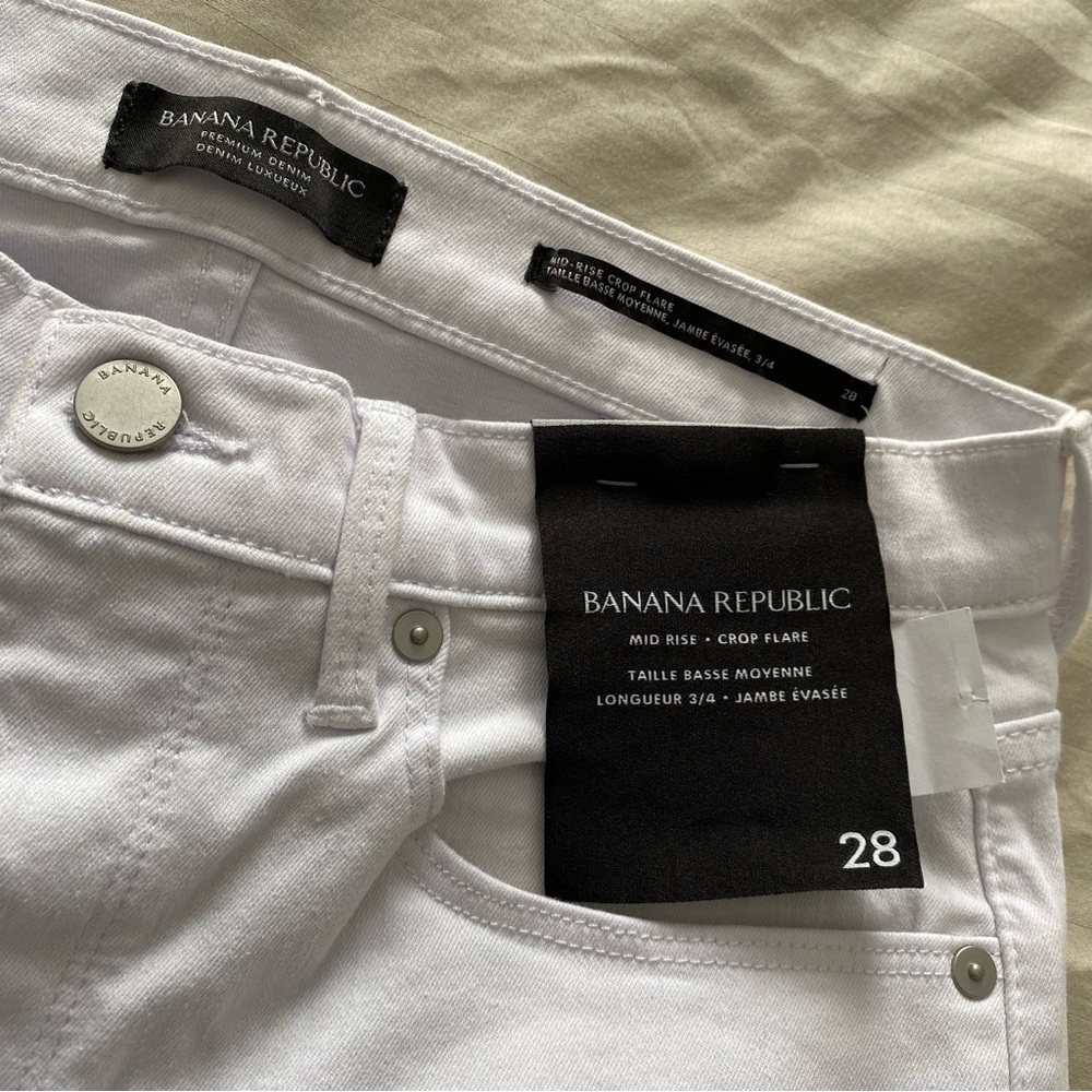 White stretch size 28 kick crop jeans NWT